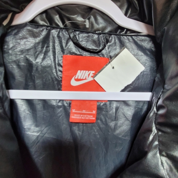 NWT Nike Cascade Down Puffer Poncho Jacket - Picture 12 of 14